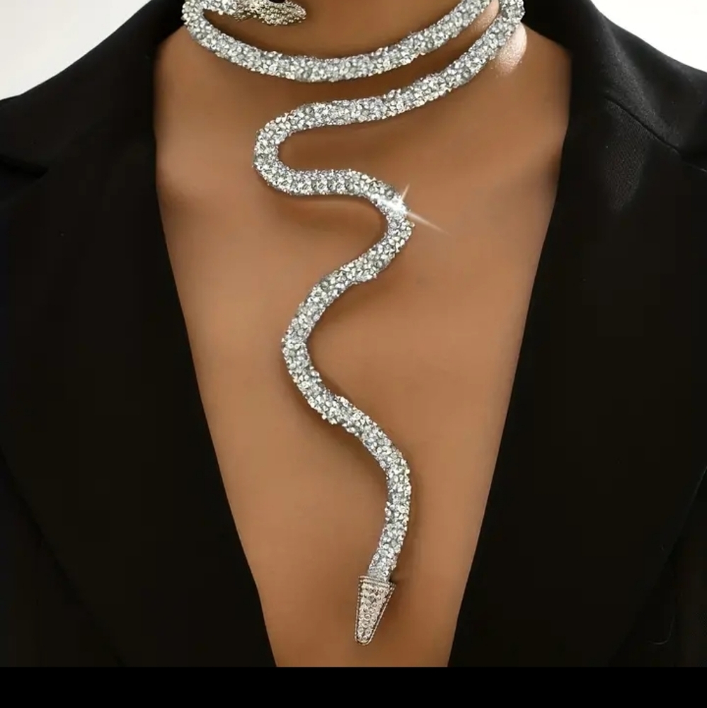 SOLD❗️Rhinestone Snake Necklace - Picture 2 of 4